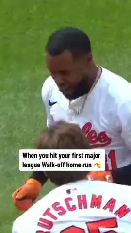His teammates are so hyped for him 🥹 #MLB #baseball #baltimore #baltimoreorioles #walkoff #winner #celebration #firsttime #drinking 