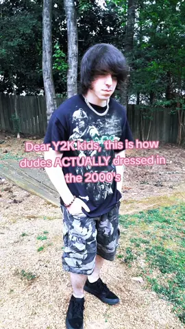 This is REAL 2000's style 😂 #2000s #y2k #emo #nostalgia #foryoupage #fyp #trending 