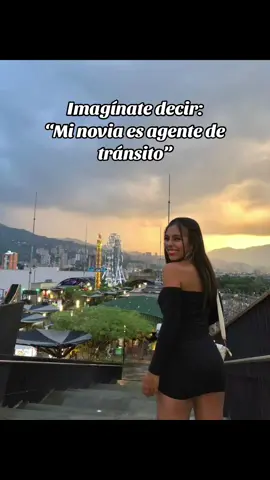 Un privilegio😏👮🏽🥰 #agentedetransito #medellin #viral 