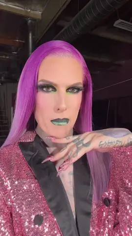 Another day, another #makeuptransition slay 💯 I LOVE a good clean #makeuplook 💜 #jeffreestar #nickiminaj #trendingsong #fyp #BeautyTok 