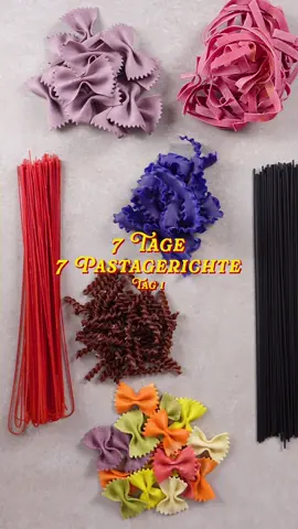 Was ist eure Lieblings Pasta Sorte?✌🏻👨🏼‍🍳😍 Zutaten:🍝 250 g Pasta 40 g Butter 2 Knoblauchzehen 200 ml Sahne 1 Kelle Pastawasser 50 g Parmesan Salz Pfeffer Petersilie #einfacherezepte #schnellerezepte #alfredo #pasta #tiktokserie 