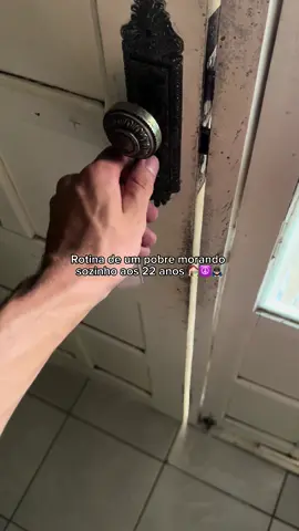 Rotina de um pobre 💰❌ #morandosozinho #morarsozinho #aluguel #casadealuguel 