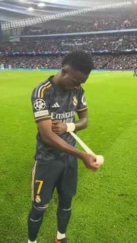 Vini Jr meaning business 😤🔥#vinicius #viniciusjunior #vinijr #realmadrid #halamadrid #ucl #championsleague #uefachampionsleague #uefa #football #Soccer #footballtiktok #fyp #foryou #foryoupage 
