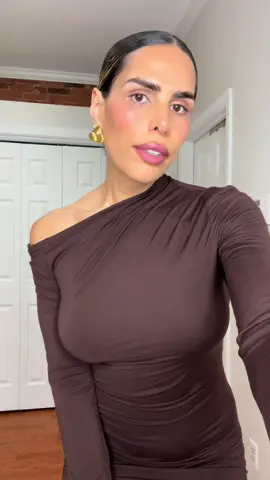 Off the shoulder dress ✨🤎@SNDYS @Revolve #fashion #maxidress #fashioninspo #springfashion 