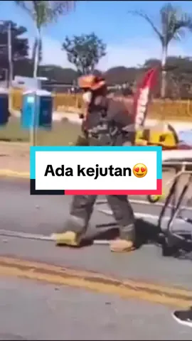Aduhh jatuh😭 Kejatuhan promo besar di live Antarestar😎!! #meme #fyp #antarestar #promo #joinlive 