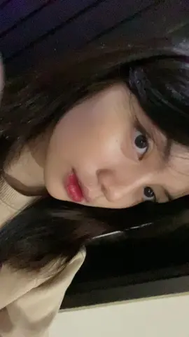 bibir aku pecah pecah😔