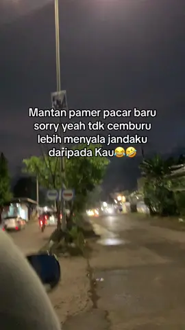 Lebih menyala jandaku😂#storymakassar #sulawesiselatan #jandapirang😂 #foryou #fypシ゚viral 