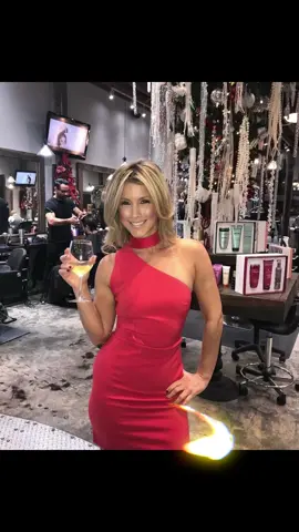 #ladyinred #reddrress #wine #miami #nightout  #aliceandolivia 
