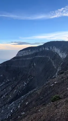 Puncak dempo.                                           #dempopagaralam #gunungdempo #gunungdempopagaralam #gunungdempo3159mdpl #pemandanganaesthetic #pemandanganalam 