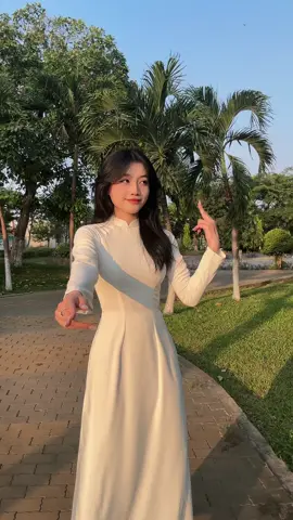 Lâu ròi mới mặc áo dài #dqn #tiktokdancevn 