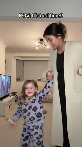 Ava doesnt want to go to bed tonight 🥴 pray for me haha!!! #motherhood #momcomedy #fypシ #mumtok #kids #kidsoftiktok #funny #lipsync 
