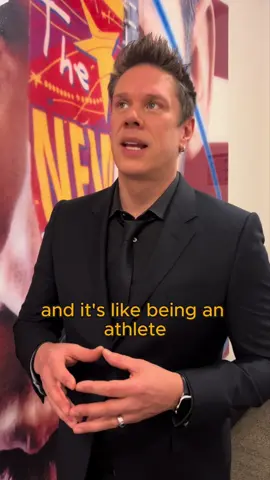 David explains how he has gotten his voice where it is today! 🎤🎶 ¡David explica cómo ha conseguido que su voz llegue a donde está hoy! 🎤🎶