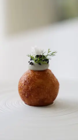 Let’s make aubergine & sesame beignets! 🍆 Such a beautiful amuse with amazing flavors and texture. The beignet is soft and fluffy on the inside and crispy on the outside 🔥 Find all the recipes on my @Gronda profile “Jules Cooking” Link in my bio & story 🙌🏼 Have a great day guys! #julescooking #Recipe