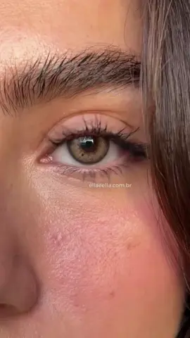 Gostou? Comente EU QUERO para receber o link ✨ A lente de contato Stunna Nadine apresenta desenhos na íris que simulam os padrões naturais do olho humano, proporcionando uma aparência incrivelmente natural!  #lentedecontato #freshlady #urbanlayer #olhoscastanhos 