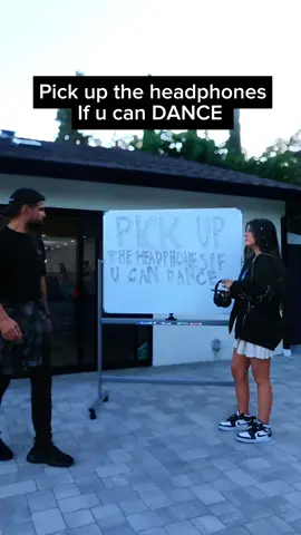 Pick up the headphones if u can dance #situationship #singer #dancer #poprock #newmusic #originalsong 
