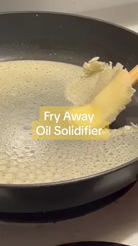 Stop pouring leftover cooking oil down the drain! 👏  Would you try this in your kitchen? #fryaway  #oilsolidifier #cookingoil #earthweek #earthmonth #sustainableproducts  #sustainablecooking #sustainablekitchen #Sustainability #zerowaste #zerowasteliving #commissionearned  