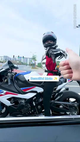 She looks so good#moto #motogirl #bikegirl #motorcycle #motorbike #motolife #bikelover #tiktok #fyp 