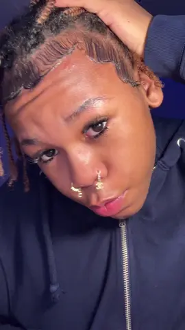 Edges glued#edgecontrol#haircare#edges#grwm #glossyedges#tiktokshop 