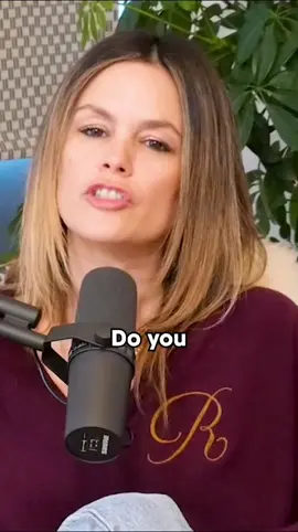 Are you free…… ?? #skylarastin #rachelbilson #oliviaallen #wobbywob 