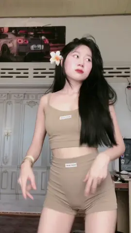 Vẫn cứ vướng😗#fyp #nhachaymoingay #uocduoclenxuhuong #uocduocnhieutim 