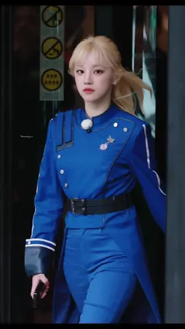 🏃‍♀️ 240419 • keep running ss12 • trùng khánh    Chị bé xinh iu trong outfit xanh dương trên đường ghi hình tập tiếp theo của KR tại Trùng Khánh đây #CapCut #yuqi #yuqicomback #tongvuky #keeprungning #keeprunningchina #viraltiktokvideos #viral #neverland #yuqigidle #gidle 