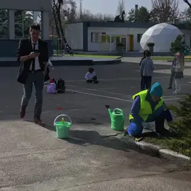 Beautiful action #kindness #respect #viral #socialexperiment