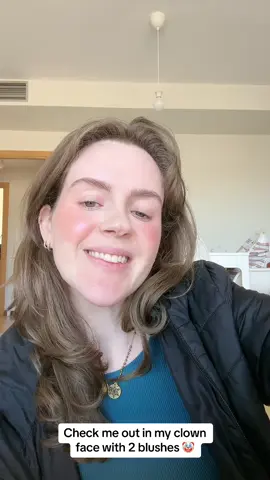 Oi gente 💕 como mencionei antes, tenho muita dificuldade as vezes com alguns produtos por ter a pele muito clara, entao trouxe estes dois que comprei da Rare Beauty, o soft pinch luminous powder blush nas cores Hope and Truth. Hola, chicoss! Según había dicho en mi video de introducción, encuentro mucha dificultad con algunos tonos de productos por mi piel tan clara. Hoy traigo los blushes soft pinch luminous de Rare Beauty para comparación en mi tono de piel. #makeup #makeuphacks #makecombrilho #shimmer #softpinchblush #rarebeautyblush #rarebeauty #sephora #makeupcomparison 