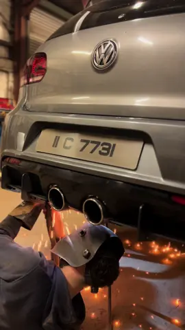 @CormacDunne doing his magic #wedding#welding #mcbperformance #hardcutlimiter #clean #buff #paintcorrection #trc #cayc #tatechnixsuperlow #vw #alphard #grey #maxtondesign #3door #new #low #irishcarsceneforyoupage #donegalrally #r20 #golf #onitshole #portsundays #mynt #mint 