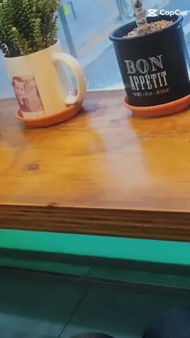 So với trước đây,em thích mình của hiện tại hơn.Tuy có già đi vài tuổi nhưng thấu hiểu được hồng trần 😇. Chào buổi tối mn ☺️