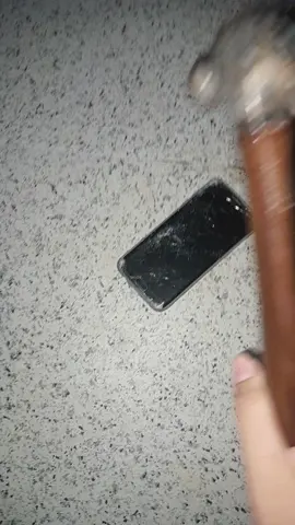 finish bro off tmrw since its dark asf outside #s7edge #samsung #tech #phones #destruction #boredsmashing #hammer  BROKEN LCD ONLY (but i have a mobo for it)
