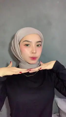 Mau di makeup in gratis ga sama aku?,❤️🥰#creatorsearchinsights #trendingvideo #makeuptutorial #makeup #makeuphacks #makeuptips 