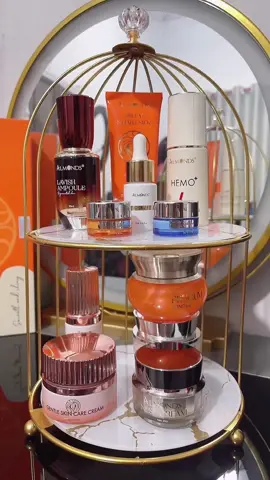 Chị em nào có bàn trang điểm thì không nên bỏ qua kệ mỹ phẩm lồng chim này nha , xinh quá nè !!! #kelongchim #kemypham #derco #