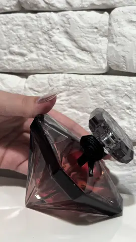 Novo cheiro 🖤 #lancome #lanuittresor #perfume 