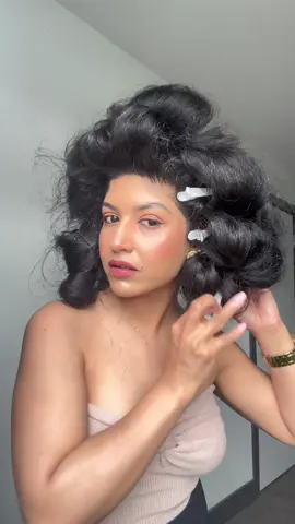 In love with this 90s blowout look #bighair #hairgoals #90sblowout #90shair 