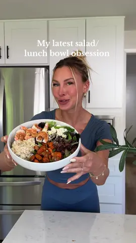 I love cooking/meal prepping healthy, nutritious, and DELICIOUS meals . I NEVER buy salad dressings and alwys make them at home . This lunch bowl has been my latest obsession and its a perfect combination of nourishing ingredients with a little touch of sweetness 🥹 try it and let me know how you liked it 🥗 #Vlog #healthyrecipes #lunchideas #healthyliving #salad 