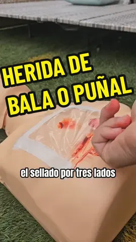 Herida de bala o puñalada  ⚠️Simulacion⚠️ .  #emergencias #urgencias #salvarvidas #rescate #primerosauxilios #prevencion #seguridad #policia 