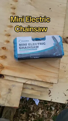 Mini chainsaw muy buen precio y muy buena#minichainsaw #cordlesstools #saker #chainsaw #working 