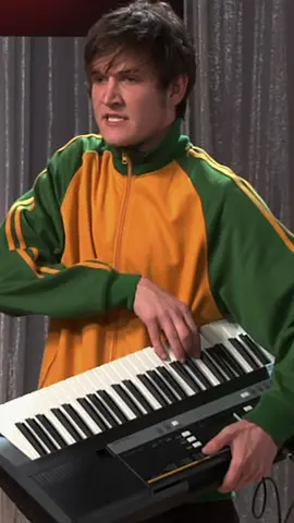 Anyway here's Bo Burnham as an English street rat on a South African singing competition reality show. #KrollShow #NickKroll #BoBurnham