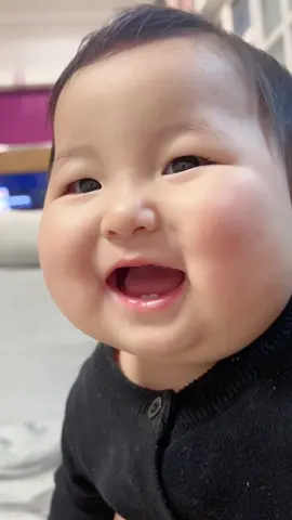 Mới mọc 2 cái răng nhìn cưng chưa 🤭 #embedangyeu #embe #trending #xuhuong 