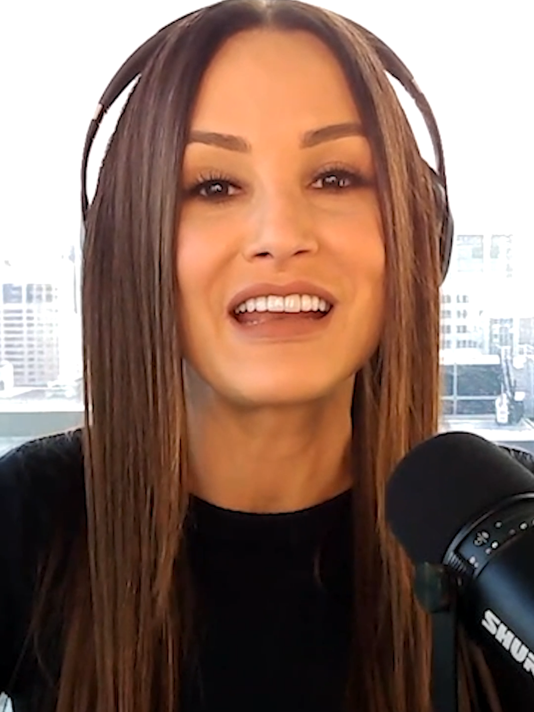 #FlashbackFriday to an eye opening convo with Jessica + Dale, the brains 🧠 behind one of my FAVORITE new platforms, @branditscan. They're bringing authenticity back to social one takedown at a time 🙌🏼🔍 #branditscan #thereallisaann #imposters #authenticity #fbf