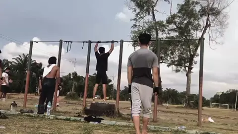 latihan bersama itu lebih menyenangkan & bikin tambah semangat🔥🔥 #casis #casistnipolri #workout #brutal #calisthenics #tutorial #banjarbarubungas 