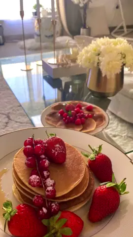 Pancake 🥞🥞🍓🍓❤️❤️ Ingredients: 1 1/4 cup of flour 1 tablespoons of sugar 1/2 teaspoons of baking powder 1/2 teaspoons of vanilla 2 eggs 1 cup of milk #pancakes #pancake #pankcakeday #breakfast #breakfastideas #explore#viral  #fyp#foryou #foryoupage #foryourpage #foryoupageofficiall