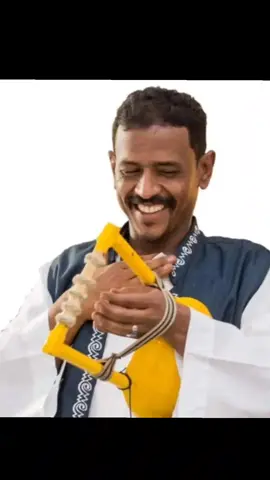 #بإسم الحاضر والمستقبل ست الدار بت أحمد قالت : ليك يا الزين ود حامد شوقنا أما بعد  : المبعوتة المنك وصلت ورُح فكيت الطلب الفوقنا باقي الدين يا الزين خلصتو قدر الفاضل مصروف راشد والتومات والجايات من جاي ، لا جاي زي ما قُتلك قبال ده شهر إتنين ح نطهر راشد شهر إتنين المدرسة تجز الله يبعد العارضي تجينا وراشد حالف ما يطهر إلا أبوهو وعمتو تحضر وإلا يجيبوا الغنايين شان الشوق بت سِرنا ترقص قلنا نجيب المداحين طنطن .. أنا جاي من الحِّج؟  وعارف راشد لما يطنطن كل الدنيا الفيي تطنطن غايتو بشر ، بس ربـو يهون ما كلمتك بالتومات أول البارح جنـي يرطنِن قالن نحن الخواجات بسم الله ، مرق حصلت لقيتلك جعفر زارد البيت بالخواجات يبقى حِداشر وخواجية ناس البلد الكسروا عليهن صدوا يقلبوا في إيديهم عدمانين من إسم حكيم ، ولا خبيراً للمشروع ، علماء آثار  فضلت فيها آثار ما خموها الجونا قبلكن  شن خلولنا بلا حجار الله يصرف الخواجات بينات جعفر والمحجوب ، والمحجوب والخواجات طقت حِجي ، العمدة طفاها باقي الناس الجات للفِرجي قنَّبوا قيّلوا شبعوا لحوم والخواجة يصور ساكت  ست خرفن وتيس ما كفن  المعدوم أشكال وألوان أي خدار في اليوم داك في كملن رف كمين دكان أول كفو الخواجات بعدو العمدة وصمد الساقي ناس المجلس والمشروع وبعدو الطلبة وباقي الناس حتى الشفع والحروم ستة خرفن وتيس إنصفن  ستة خرفن وتيس إنصفن  ستة خرفن في فد يوم جات من صالح بت كلتوم تسكت تخبز طول اليوم لامن حرقت الدولاب قنبت المسكينة تدعي الله يصرف الخواجات غاية الليلة السقا يشولِت واطات الله دي سَت رشاها ما في غنيوتاً ما غناها ما في مدحتاً ما سواها حمارو صبح لحق أمات طه سب الدين والأمريكان جِنس بدع زولك ده يحير يلبس توب في توب ويغير توب الفلهمة تلقي يجرجر وتوب الدين شفاف وقصير عند الجد كان أده ينقنق عند الفارغة يشيل ويبعزق إنذكرت كلامك ليا  إنو في ناس لاعبين بالدين وناس لاعبابا الأمريكان الله يصرف الأمريكان الله يصرف الصرفيكان ما خلوني نشدتك منك كيفن حالك والخرطوم؟  كيف المصنع والعمال حالهم لسع نفس الحال ؟ وما رقوك سووك باشكاتب ؟ يورينا الله زيادة الراتب كيف الناس والحالة عموم ؟ والعزابة الكحيانين سيد البيت عل ما زكاكم !  لسع تقعو تقومو براكم ؟ قلبي معاكم ربي يخدر عود ضرعاتكم بالي معاك يا الزين ود حامد بالي هناك والشوق الشوق خلً شدير الجوف محروق راجي مطيرة الزين ود حامد إحنا نُصاحاً زي واطاتنا إحنا نُصاح إلا القراص والتجار والحاصل البحصل كل صباح شتلاتك قبضن الحملان كِبرن بالحيل العضمين الروكة إنزرعن الحوضين النال إنقلعن أوعك تشفق من تالانا ولا نبقالك مشغولية زيك واحد مستورين وما ناسين المسؤولية هي يا الزين زغرد بت ام زين جابتلها بت ستة أولاد حتان البت المحجوب ينشد من خبرك شافعو محسب من يومين التومات طيبات ونصاح إلا هُاش بالحيل آ الزين راشد كرر .. شهر إتنين كان ما جيت أنا ما بطهر الله يبعد العارضي تعال كان فد دور يدوك يا تعال كان بالخصم إن شاء الله تعال  وما تتوصى وداعة الله أوعى البشغل والعربات  والحاكومة السمّها فاير أم أولادك ست الدار بت أحمد جابر