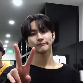 the most softest #jungwon 