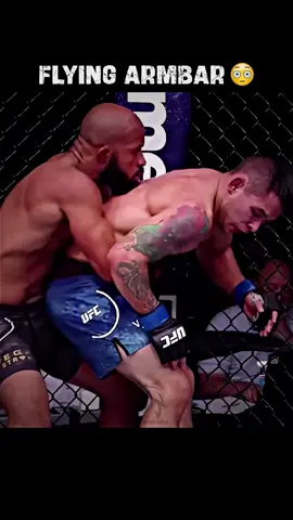 Armbar In The Air!😲 #UFC #mightymouse #mma #juijitsu #mmaworld