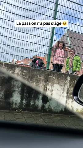 Cest trop chou 🥹 ont a tous été comme ça 💜 #carsoftiktok #carslover #mpower #m3f80 #bmw #vitesse #enfant #passion #petit #grand #amedenfant 