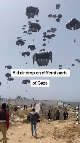 Aid air drop on differnt parts  of Gaza