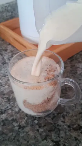 Receitinha que está me ajudando a perder peso.👇 100ml de leite da sua preferência  1 colher de liança  1 colher de psyllium  1 colher de chia 1 banana congelada 1 maçã  Misture o leite a banana e a 🍎  e bata tudo em seguida acrescente os demais, essa bebida vai te dar muita saciedade. E o psyllium vai te ajudar a ir no banheiro se você sofre de intestino preso. faz aí depois me conta...🤍🫶 #emagrecimento #bebidastiktok #vidasaudavel #nutrition #nutrisaritiaphari 