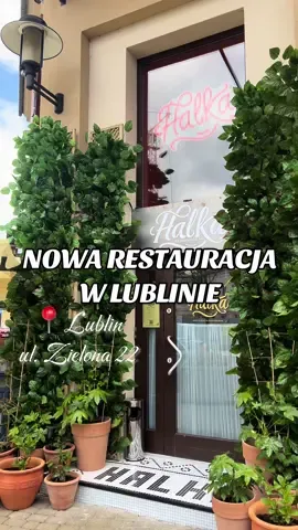 Wielka porcja obiadowa za 29,90 zł w centrum Lublina? Tak! W Halka Lublin z oferty Lunch dnia. 🍝 Jeszcze całkiem niedawno w tym lokalu mieściła się restauracja Sexy Duck, do której uczęszczaliśmy  dosyć często. Zawsze wychodziliśmy najedzeni i usatysfakcjonowani smakowo. Idąc pierwszy raz do Halki po cichu liczyliśmy, że mimo zmiany, jedzenie będzie wciąż tak samo pyszne. I oczywiście tak było. 🥰 Piękne i oryginalne wnętrze, przemiła obsługa i duże porcje to z pewnością cechy wyróżniające Halkę, a lunche w świetnej cenie są dodatkowym istotnym atutem restauracji. Co więcej, czas oczekiwania na dania był maksymalnie krótki (dosłownie kilka minut) - ja byłam w szoku 🙈  Polecamy serdecznie i przyjdziemy tu jeszcze nie raz 🫶🏻  #lublin #jedzeniewlublinie #jedzenielublin #restauracjelublin 