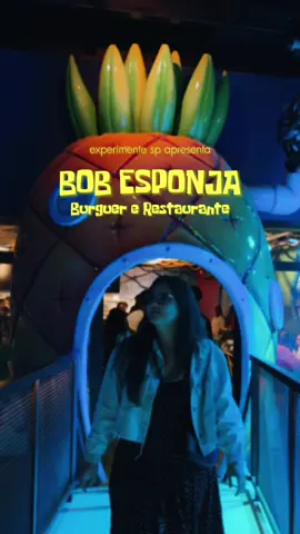 O primeiro restaurante oficial do Bob Esponja fica em São Paulo!  Não é necessário fazer reserva, o atendimento é por ordem de chegada!  Por ser novidade, com certeza terá filas e estará cheio. Marque quem vai com você nessa novidade!  Bob Esponja - Burguer & Restaurante - @bobesponjabyfanfood/ 📍 Rua Prof. Atílio Innocenti, 53, Itaim Bibi ⏰  Fastfood: Dom a ter das 12h às 22h. Qua a sáb das 12h às 22h30 Restaurante:  Dom a ter das 17h às 22h. Qua a sáb das 17h às 22h30 💳 Aceita VR 🌱 Há opções vegetarianas e veganas!  🧒 Espaço kids 🦽 Acesso PCD 🚌  1,3 km da estação Cidade Jardim da Linha 9-Esmeralda do trem  #ExperimenteSP #SP #SaoPaulo #BobEsponja #Restaurante #Hamburgueria  #oquefazeremsp #roteiro #oquefazeremsãopaulo 